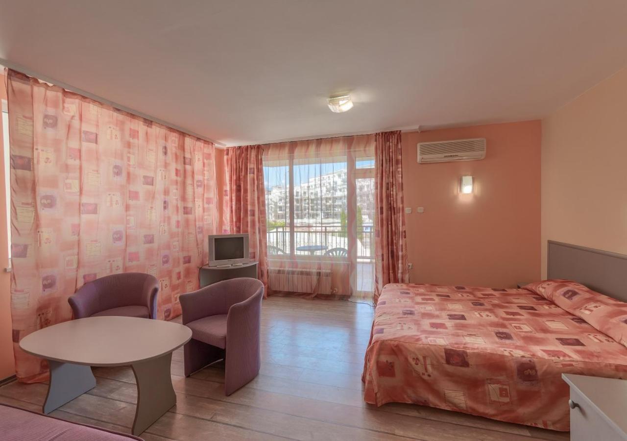 Hotel Fantastiko Ravda ラヴダ エクステリア 写真