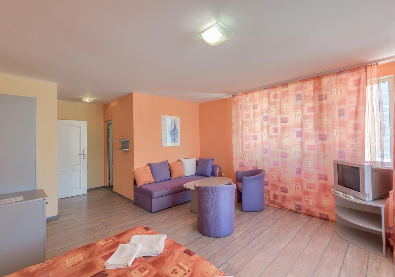 Hotel Fantastiko Ravda ラヴダ エクステリア 写真